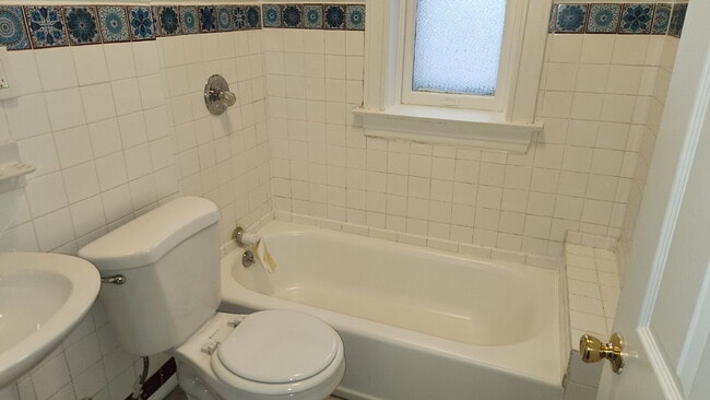 Building Photo - 3442 Virginia Ave