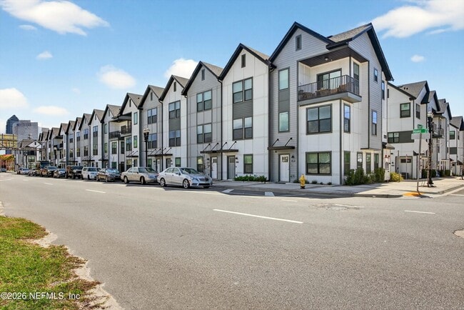 Building Photo - 1093 Farwell St