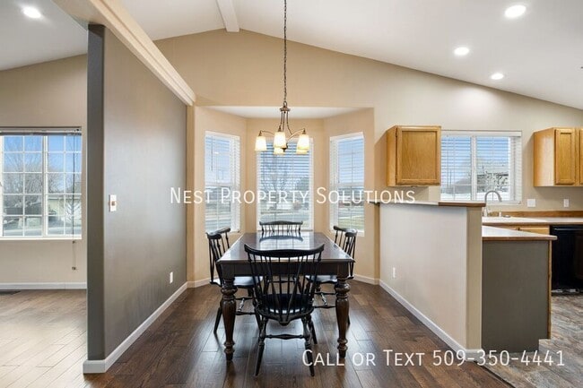 Building Photo - 1525 S Bailey Ave