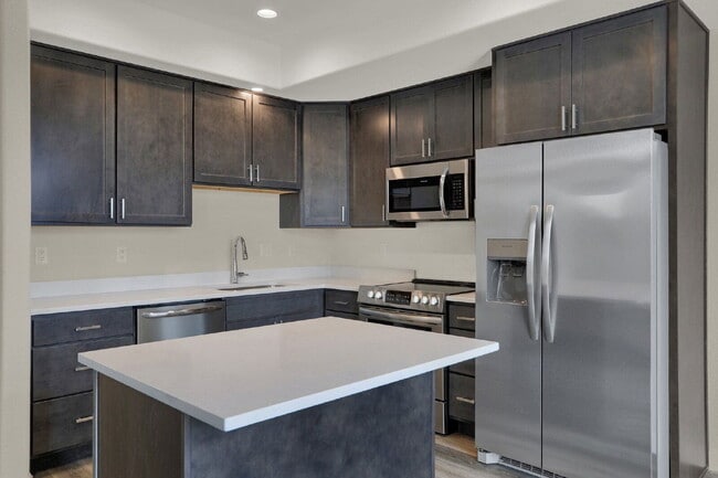 Building Photo - 3780 Venice Grove