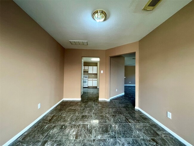 Building Photo - 7303 Foxshadows Ln
