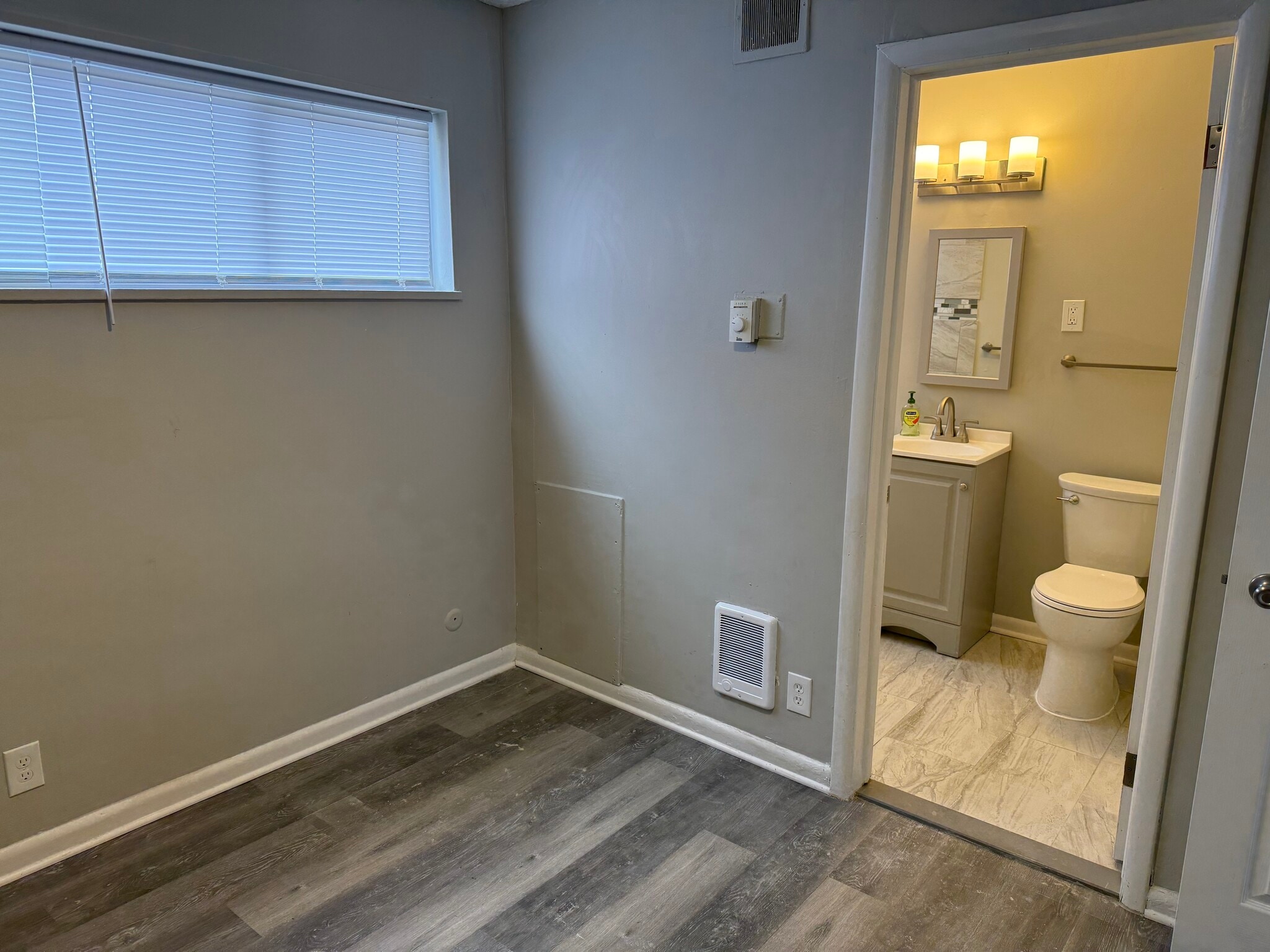 Building Photo - 19044 Schoolcraft