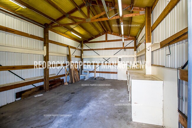 Building Photo - 416 N Bannen Rd