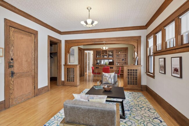 Building Photo - 3006 W 44th St