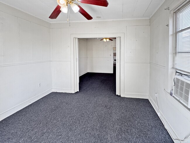 Building Photo - 661 Victory Dr