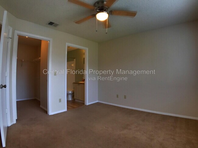 Building Photo - 2550 N Alafaya Trail