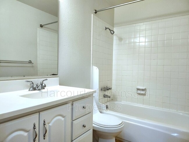 Building Photo - 573 Bridle View Ct NW