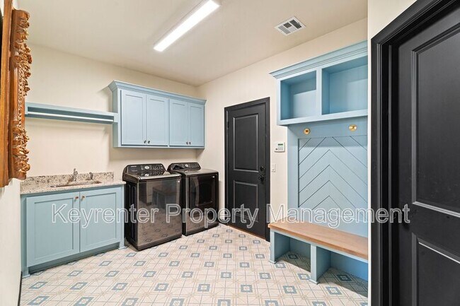 Building Photo - 2805 Crystal Creek Dr