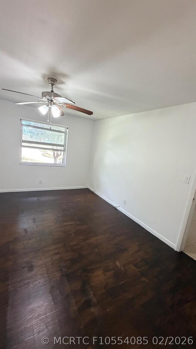 Building Photo - 5515 N Lakewood Cir