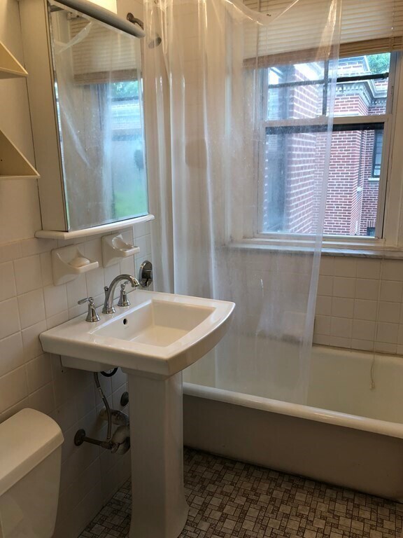 Building Photo - 43 Linnaean St