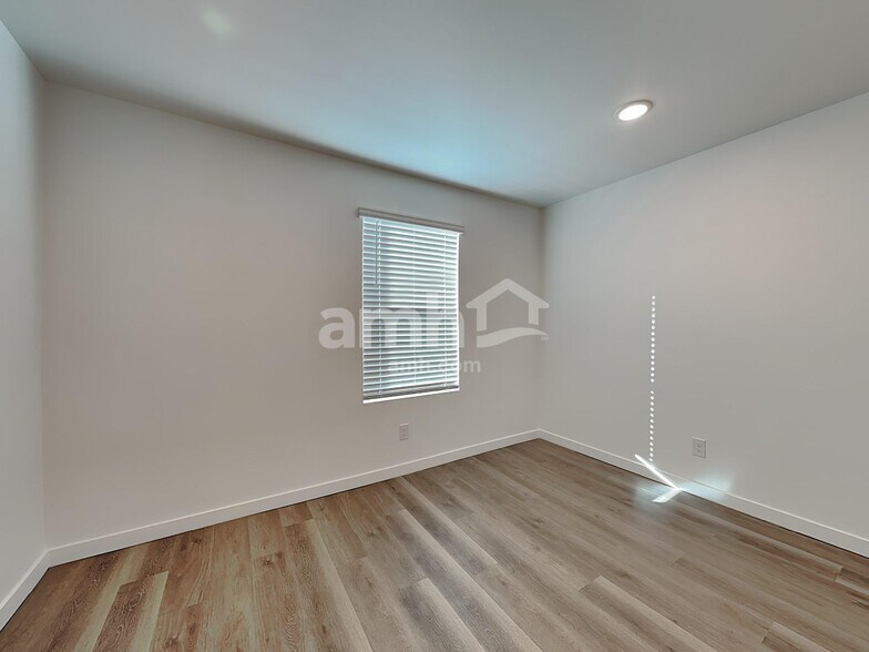 Building Photo - 5118 Turnstone St SE