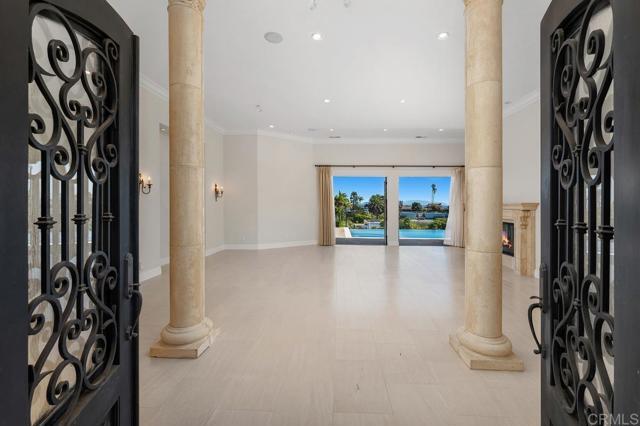Building Photo - 5971 La Jolla Mesa Dr