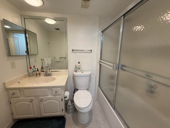 Building Photo - 7738 Lakeside Blvd