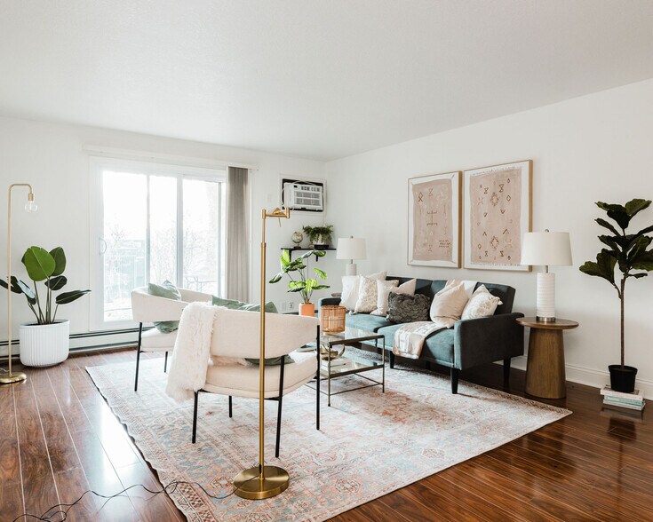 Building Photo - 35 Nathan Ln N