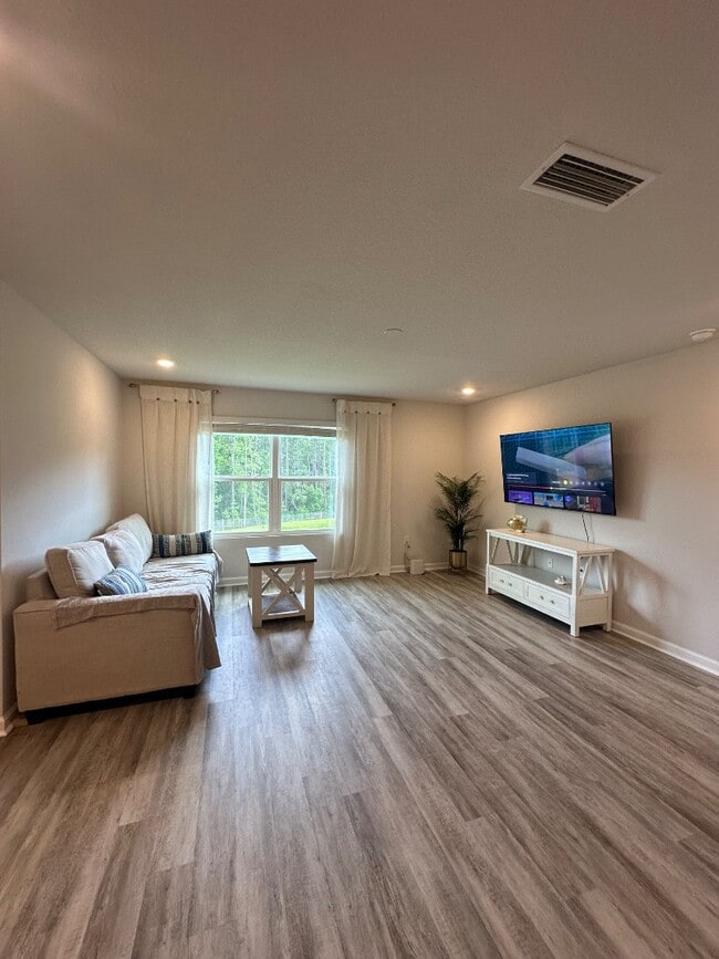 Building Photo - 8670 Pathstone Blvd