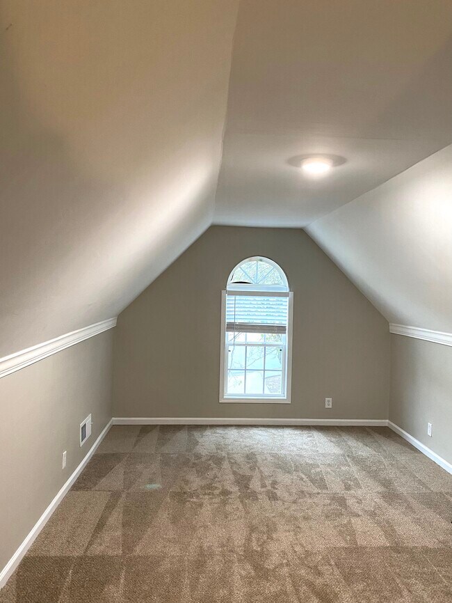 Building Photo - 1945 Grayson Oaks Ct