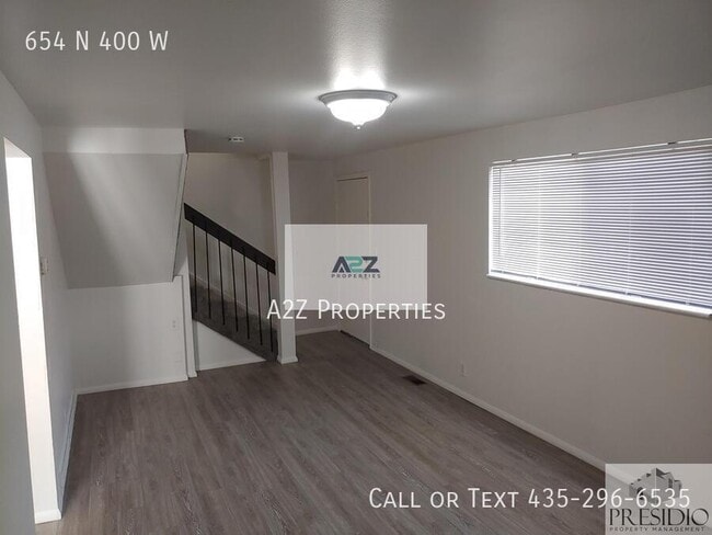 Building Photo - 654 N 400 W St
