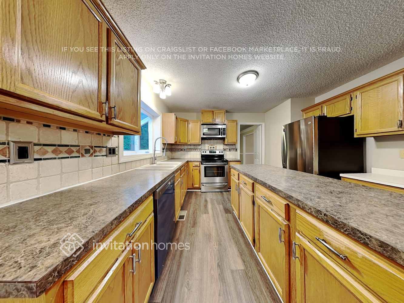 Building Photo - 6926 Wolf Run Dr