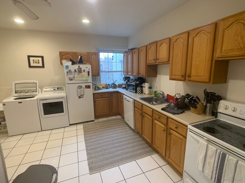 Building Photo - 20 Dean Rd