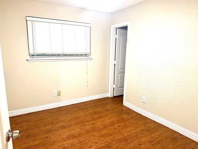 Building Photo - 2134 Rainy River Dr