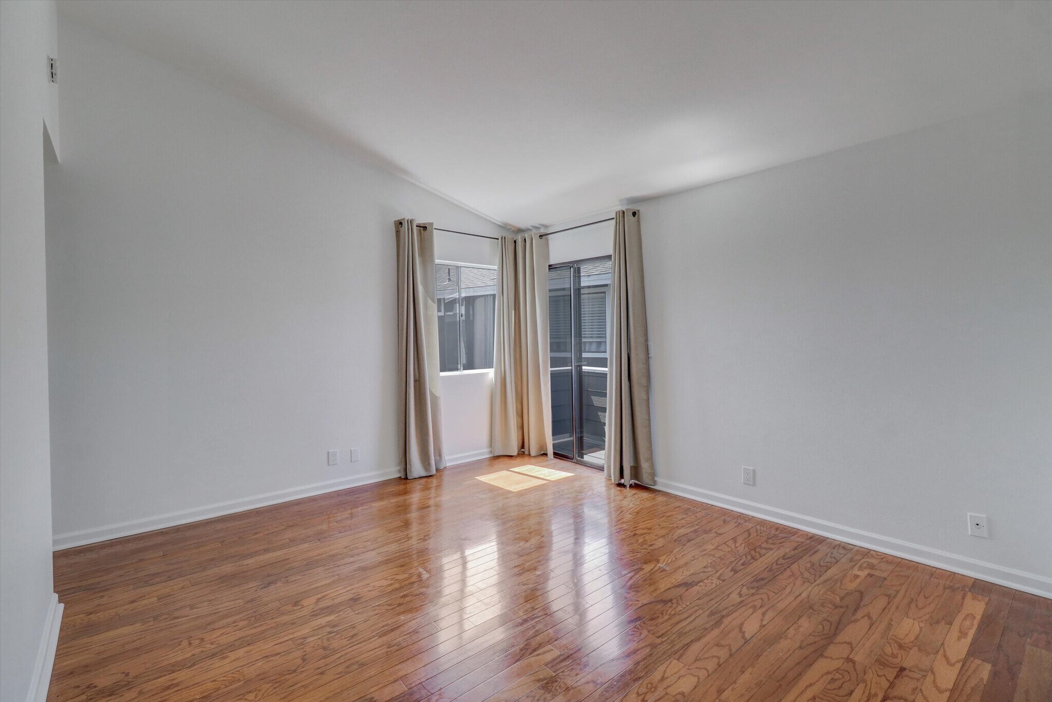 Building Photo - 2191 Canyon Dr