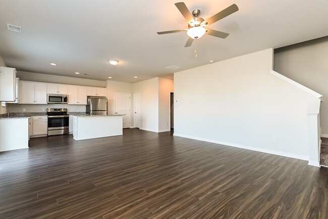 Building Photo - 100 Percheron Dr