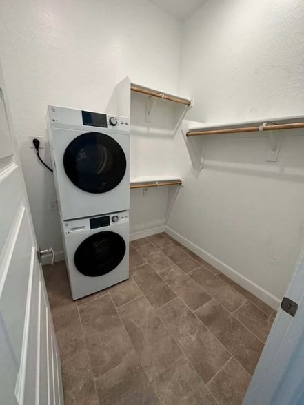 Building Photo - 6219 S 25th Pl
