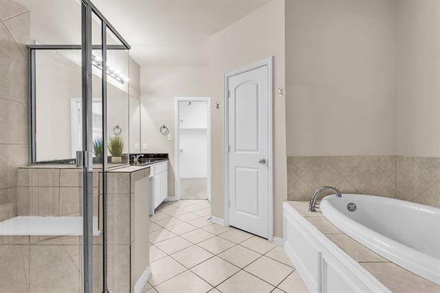 Building Photo - 2500 Rockbrook Dr