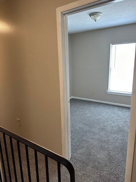 Building Photo - 204 Williams St