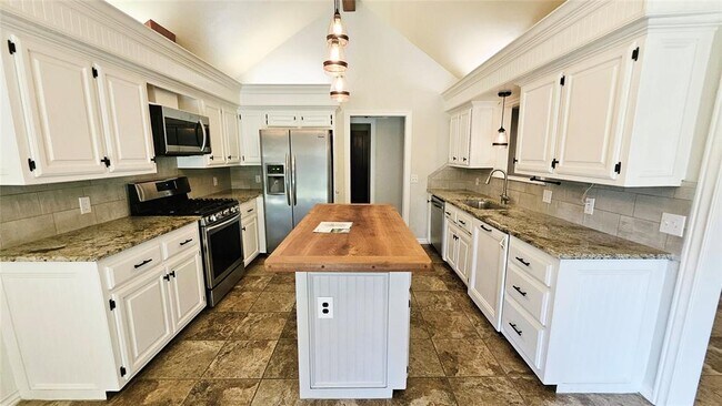 Building Photo - 4017 Eaton Pl