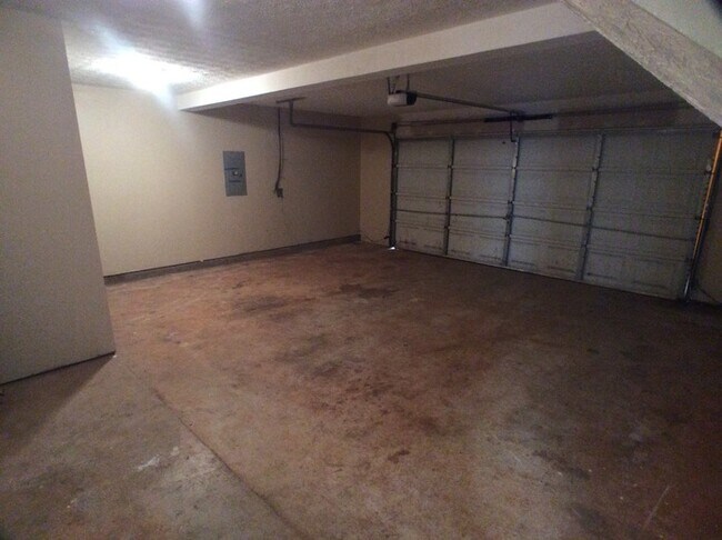 Building Photo - Very Nice 3 Bedroom Home located in Jackson!