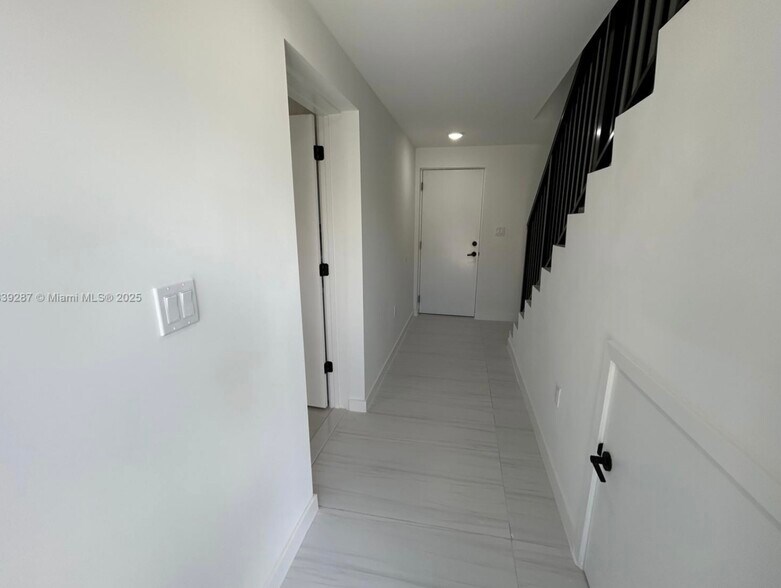 Building Photo - 14560 SW 261st Ter