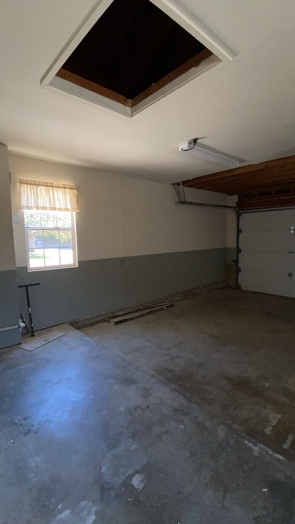 Building Photo - Quartz Hill Single Story Home.