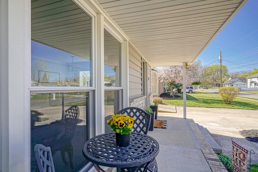 Building Photo - 311 Oakwood Dr