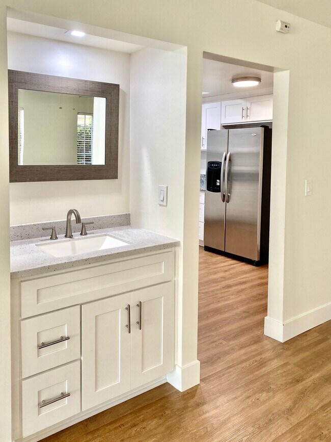 #1 - 2456 Arizona Ave