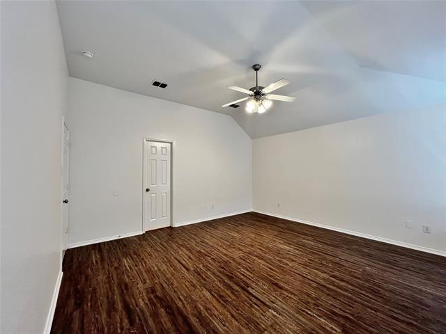 Building Photo - 620 Brookbank Dr