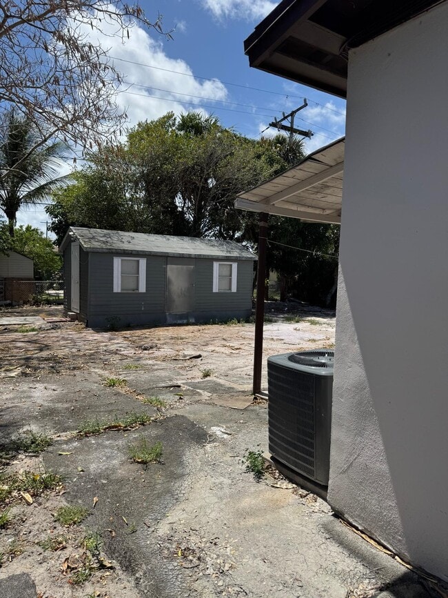 Building Photo - 1366 10th St
