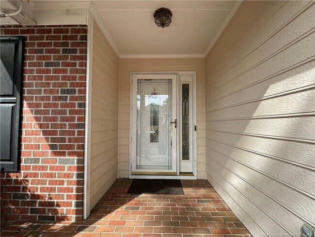 Building Photo - 728 Bent Creek Dr