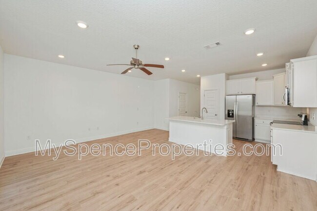 Building Photo - 5 Renea Cv