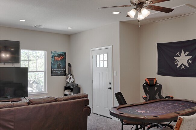 Building Photo - 1122 Detroit St