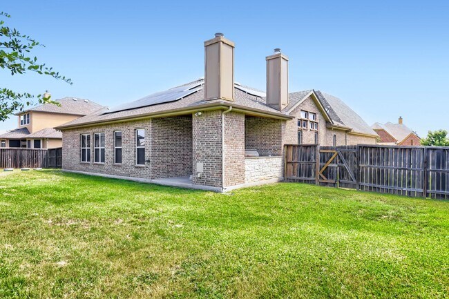 Building Photo - 5923 Dewdrop Ln