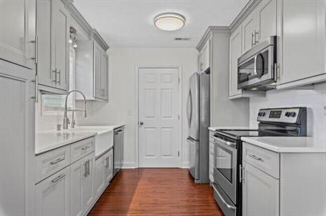 Building Photo - 600 S Buckeye Dr