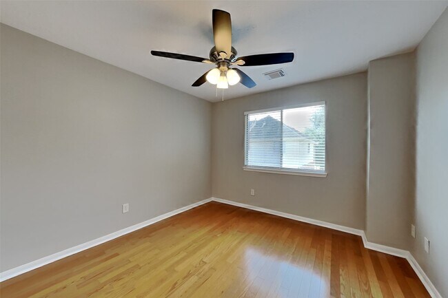 Building Photo - 3215 Broken Bough Dr