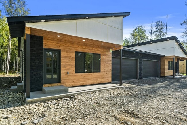 Building Photo - 7467 N Paw St