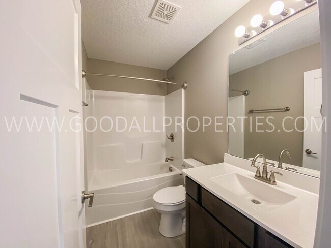 Building Photo - 4-Bedroom Walkout Ranch Home in De Soto with Finished Basement & Attached 2-Car Garage