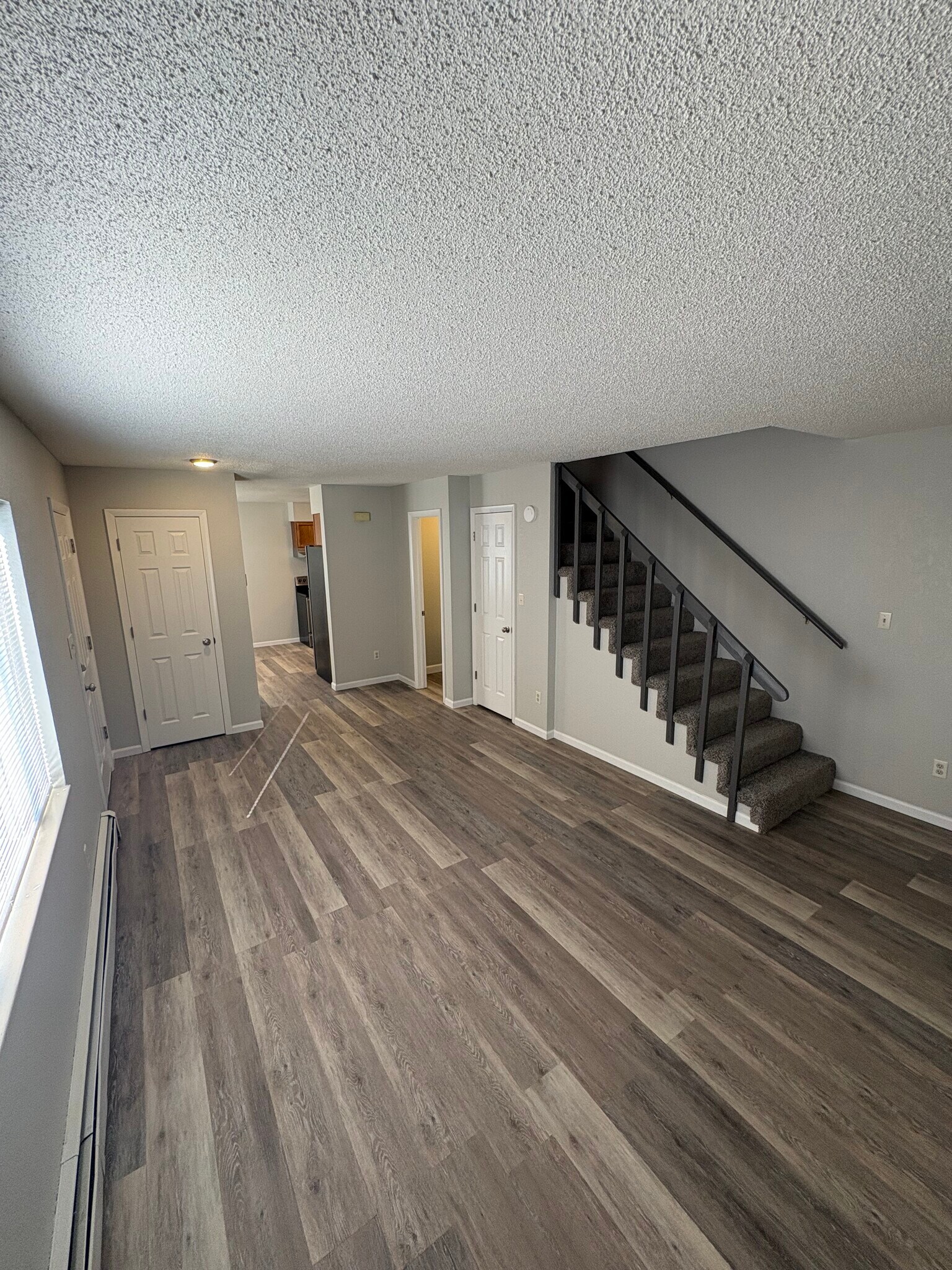 Building Photo - 204 Peach
