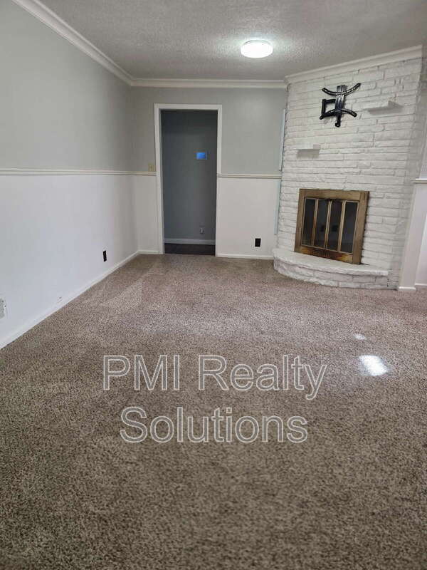 Building Photo - 4506 E 38th Pl