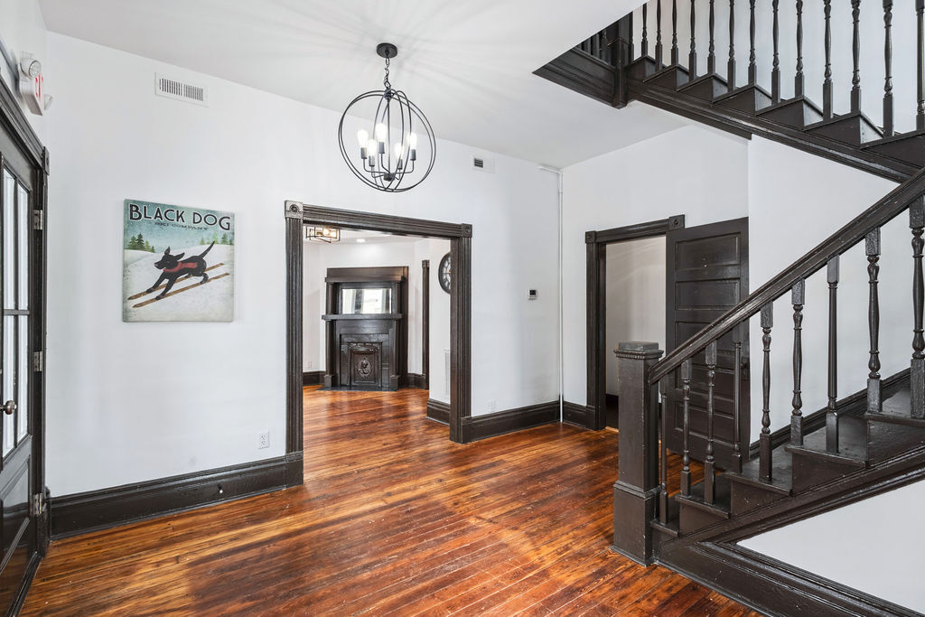 Building Photo - 205 Broadway St