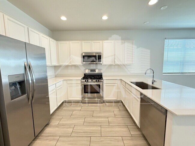 Building Photo - 12523 W Calle de Sol