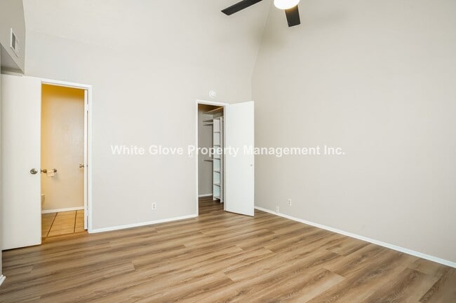 Building Photo - Lovely Updated 2 Bedroom Gated Townhome in Cypress